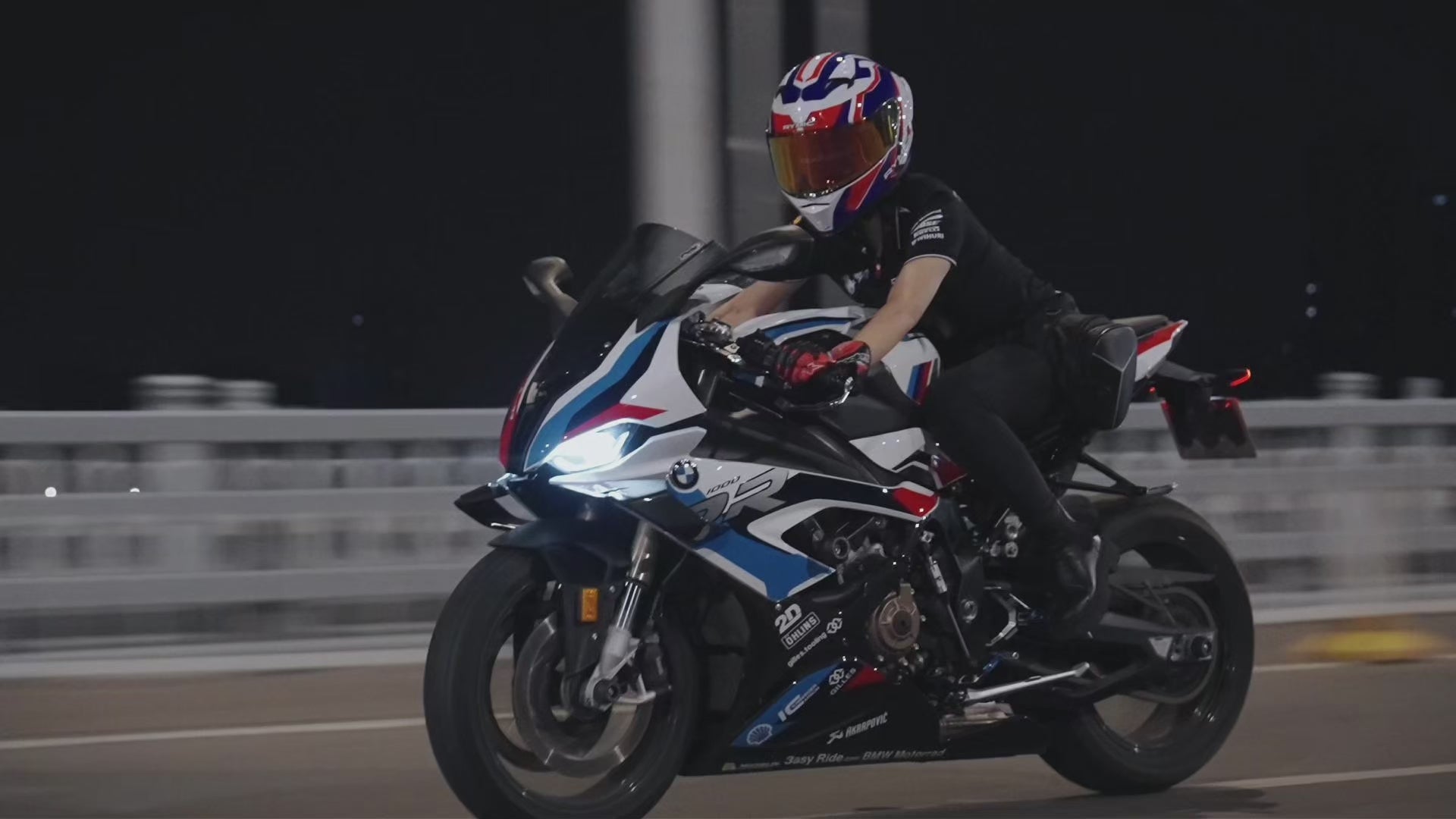 Load video: Video overview of the RYMIC sr6 full face helmet.