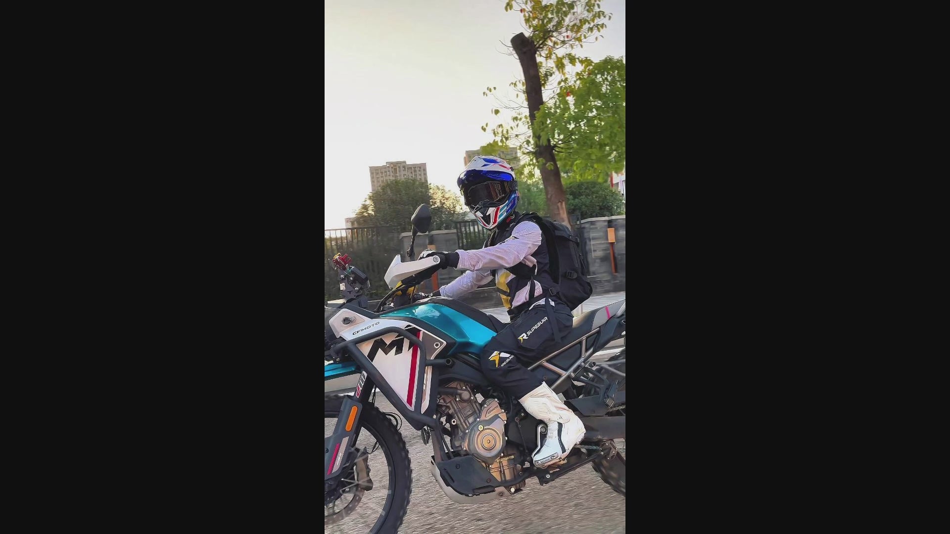 Load video: Video overview of the RYMIC X60 dual sport helmet.